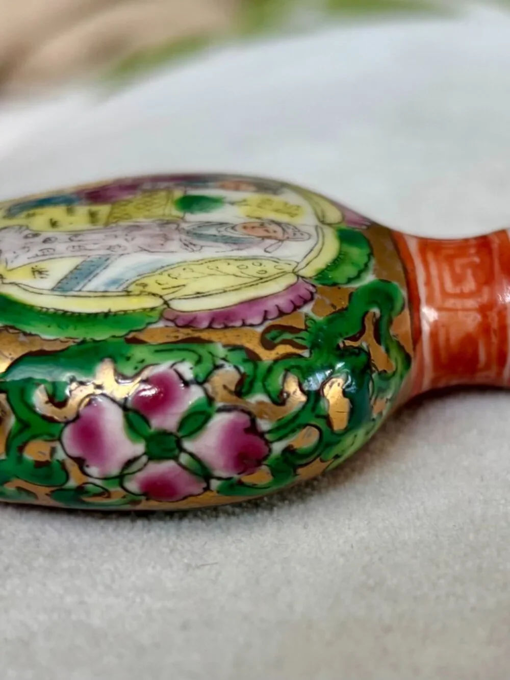 Antique Chinese Famille Rose Snuff Bottle - Picture 8 of 14